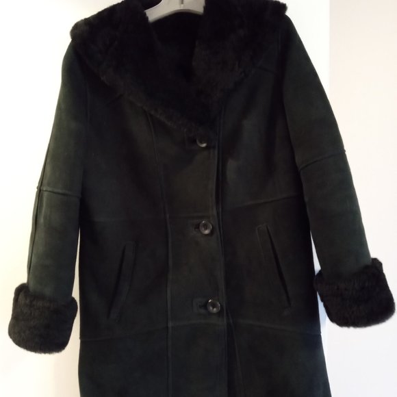 Sheepskin Shearling Coat in Black - Picture 1 of 16